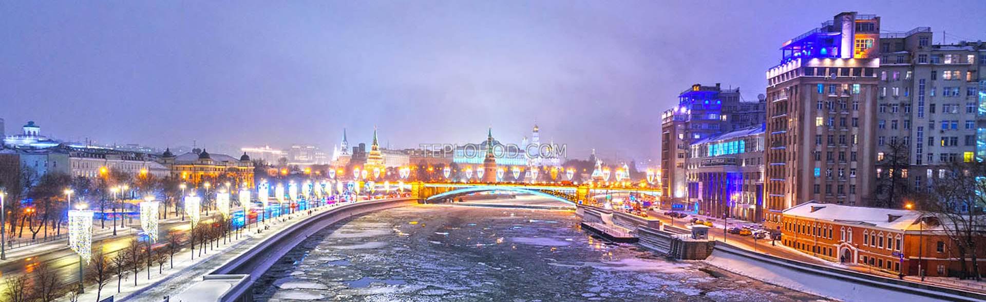Новогодние прогулки по Москве-реке на теплоходе Жемчужина" с живой музыкой и ужином