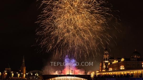 Новогодний круиз по Москве-реке с развлекательной программой и праздничным банкетом на VIP яхте "River Palace"