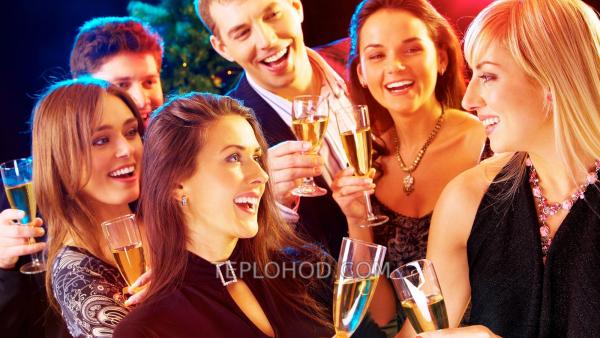 Предновогодний корпоратив с шоу-программой на теплоходе