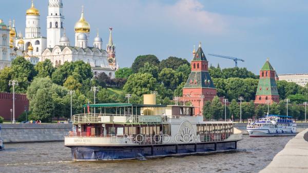 Прогулка с дискотекой и просмотром фейерверка на теплоходе "Императрица"