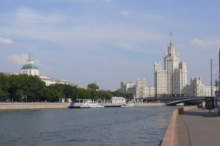 4575864365634 Набережная напротив кремля как называется