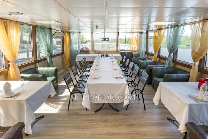 Теплоход “Князь Меньшиков”