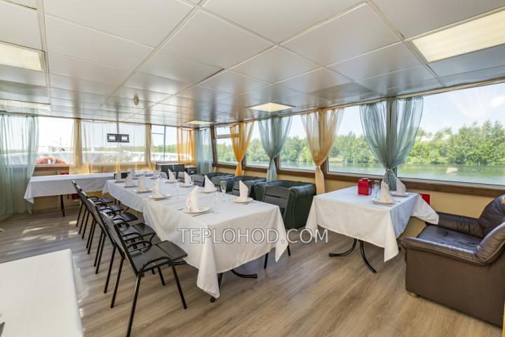 Теплоход “Князь Меньшиков”