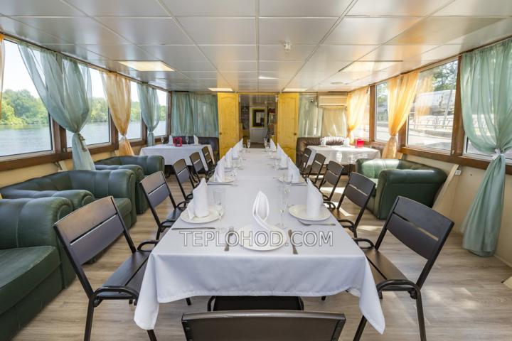 Теплоход “Князь Меньшиков”