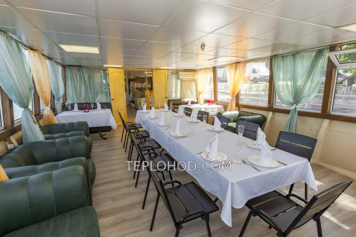 Теплоход “Князь Меньшиков”