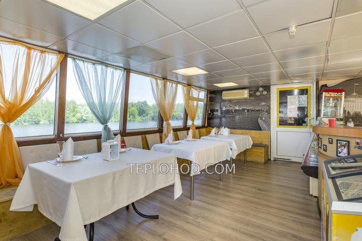 Теплоход “Князь Меньшиков”