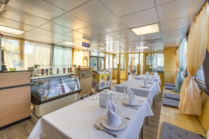 Теплоход “Князь Меньшиков”