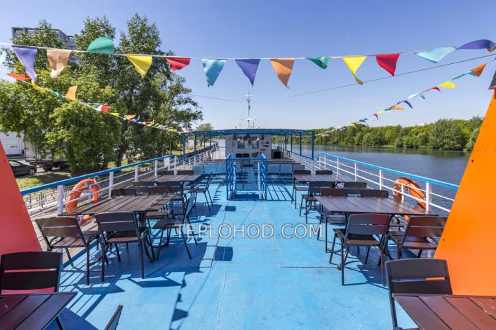 Теплоход “Князь Меньшиков”