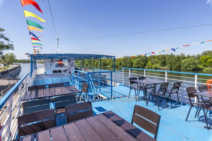 Теплоход “Князь Меньшиков”