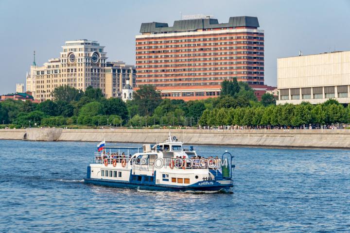 Теплоход “Адмирал”