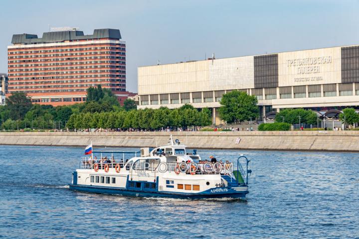 Теплоход “Адмирал”