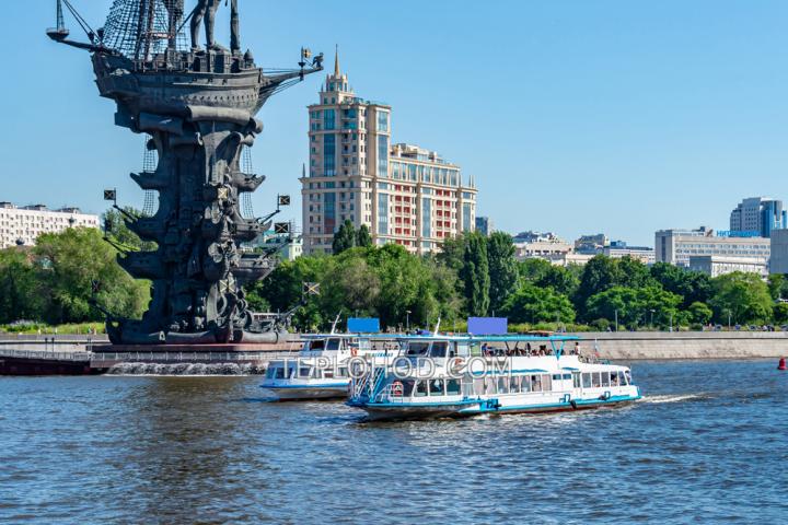 Теплоход “Алина Браво”