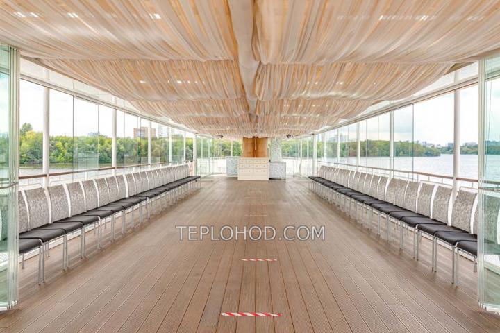 Теплоход “Артурс”