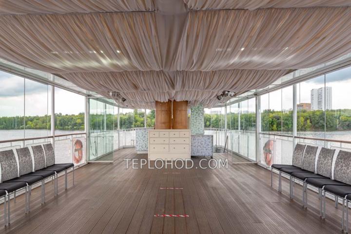 Теплоход “Артурс”