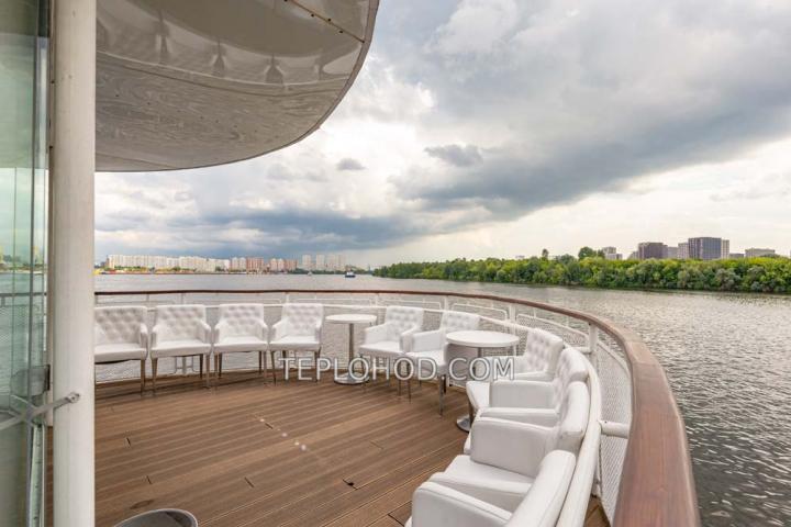 Теплоход “Артурс”