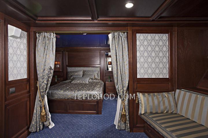 Теплоход “Артурс”