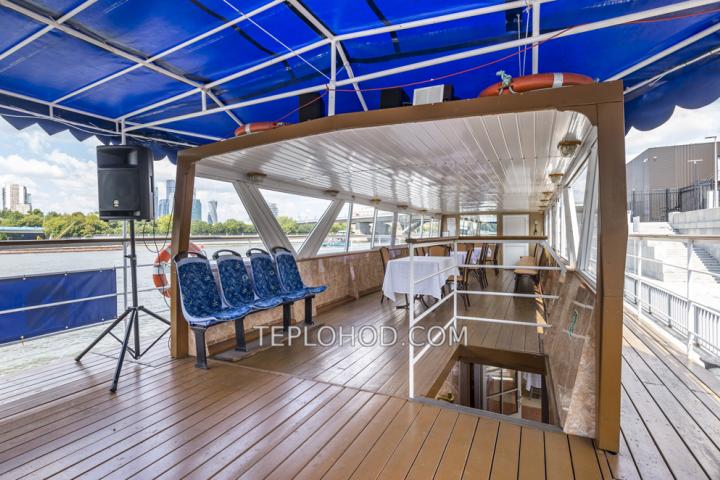 Теплоход “Августина”