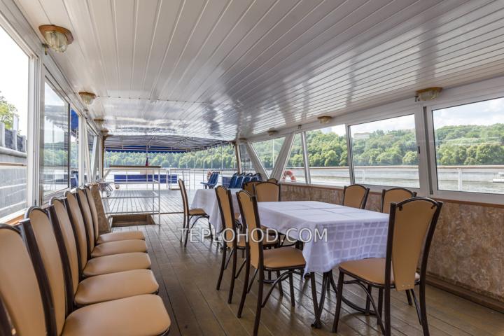 Теплоход “Августина”