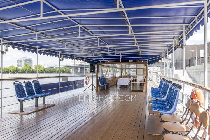 Теплоход “Августина”