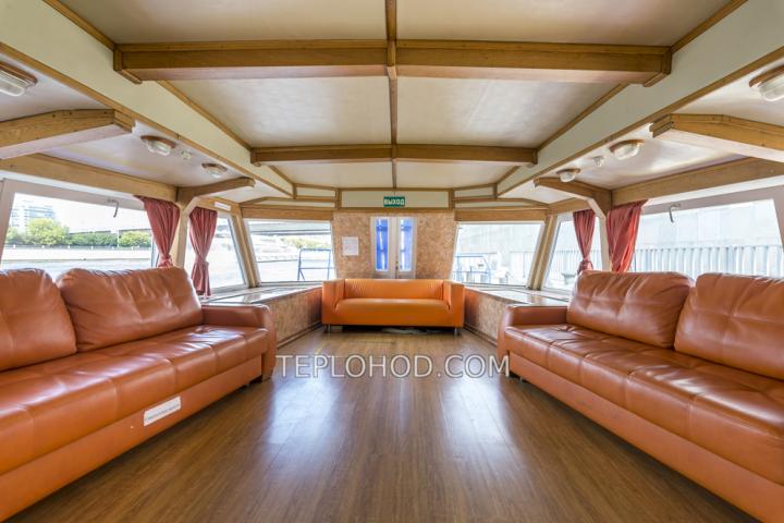 Теплоход “Августина”