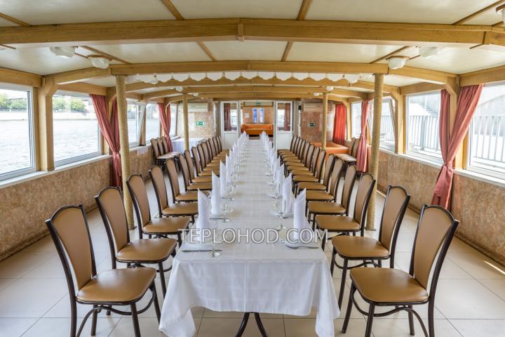 Теплоход “Августина”