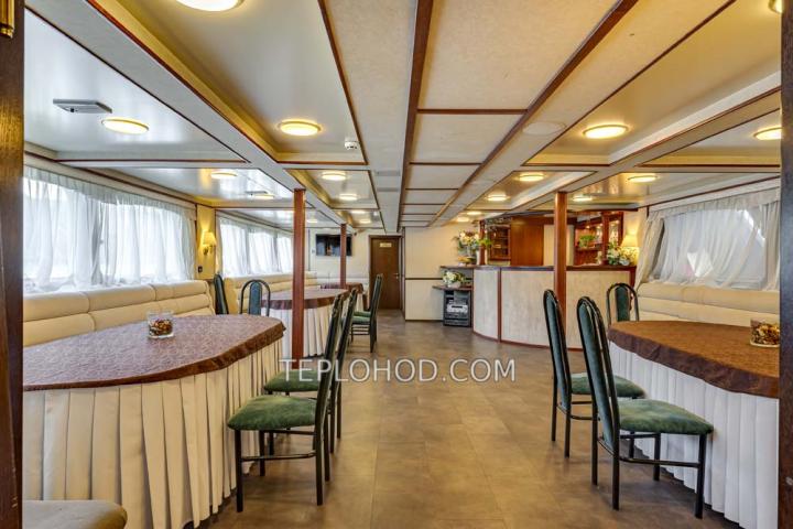 Теплоход “Барс”