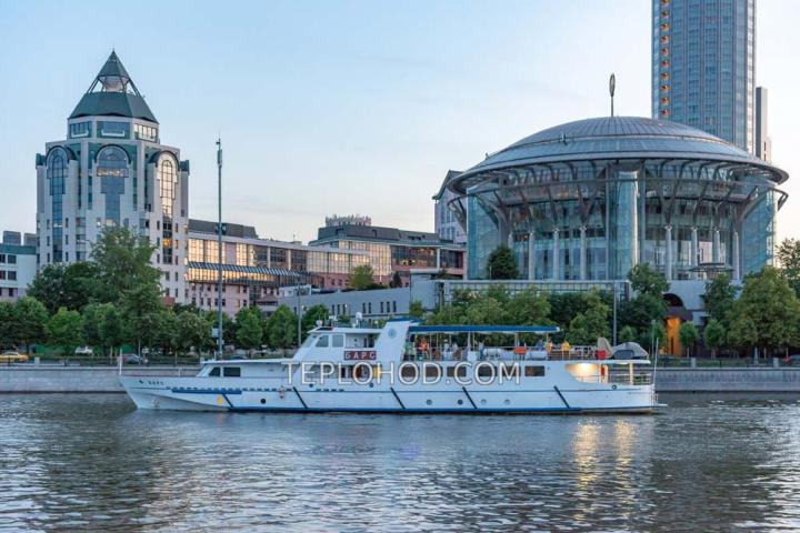 Теплоход “Барс”