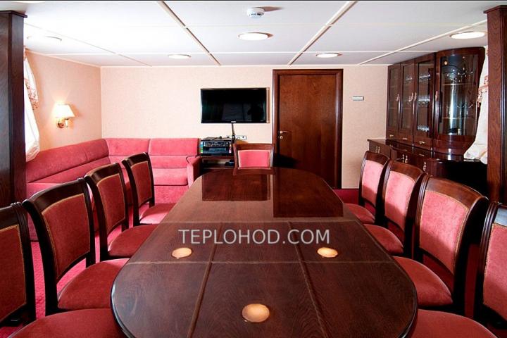 Теплоход “Барс”