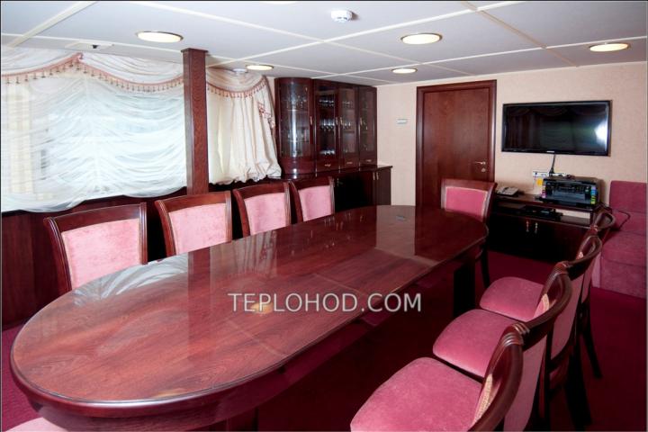 Теплоход “Барс”