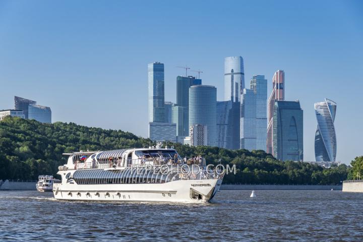 Теплоход “Баттерфляй”