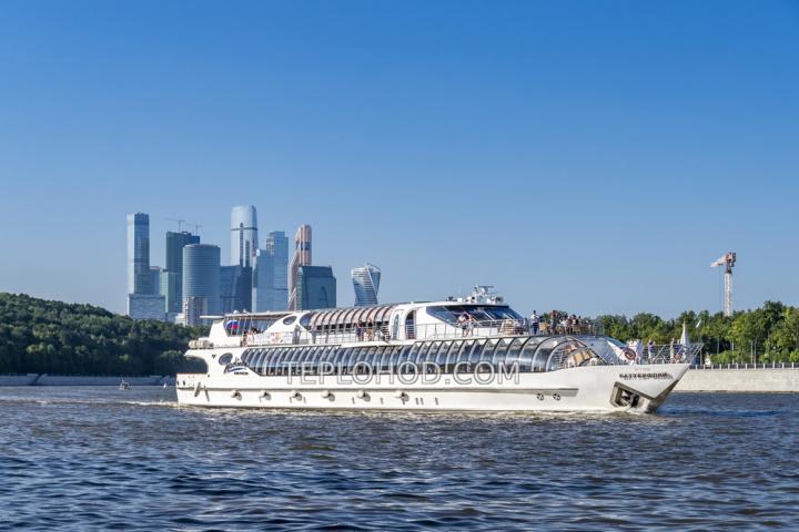 Теплоход “Баттерфляй”