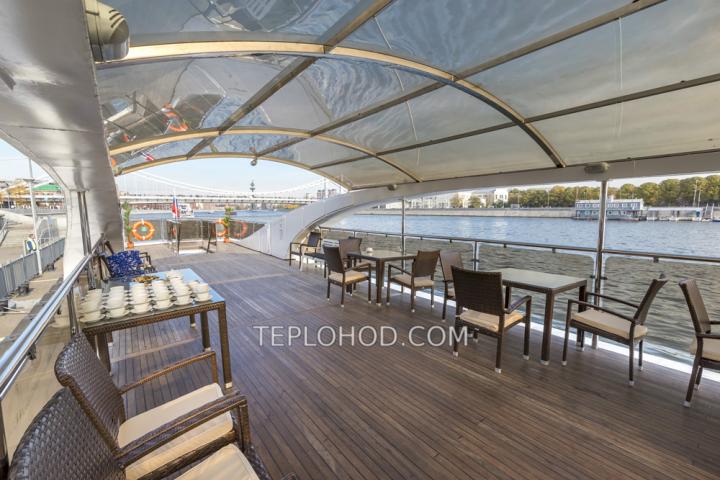 Теплоход “Благодать”