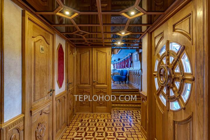 Теплоход “Чижик”