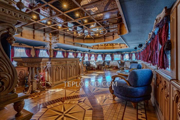 Теплоход “Чижик”