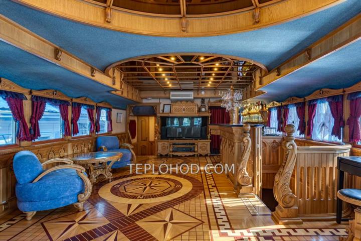 Теплоход “Чижик”