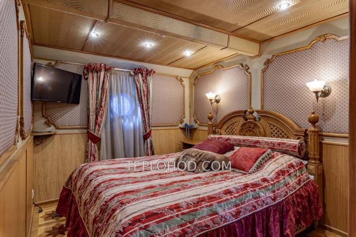 Теплоход “Чижик”