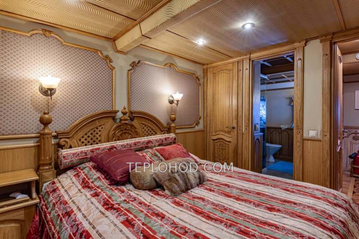 Теплоход “Чижик”