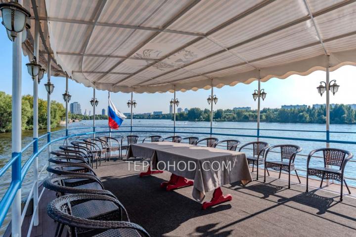 Теплоход “Чижик”