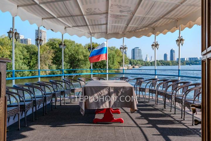 Теплоход “Чижик”