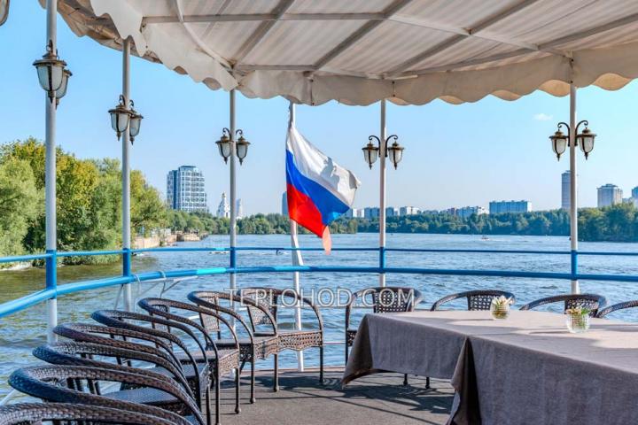 Теплоход “Чижик”