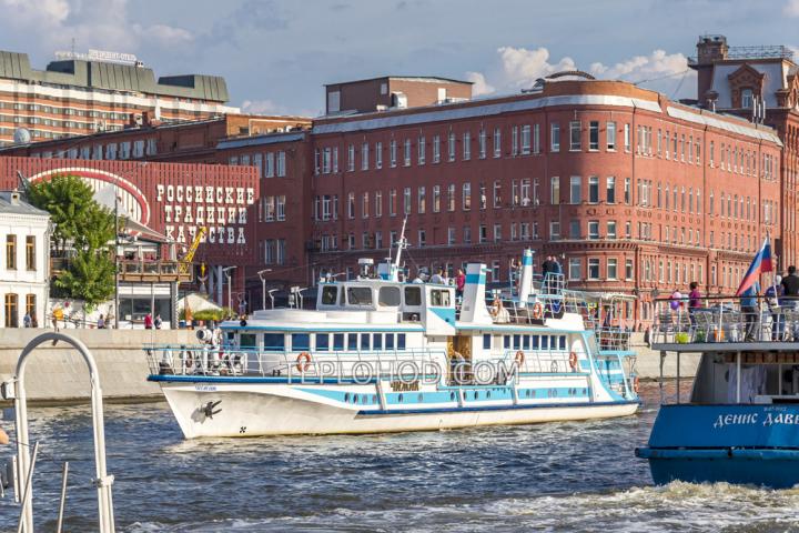 Теплоход “Чижик”