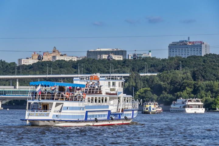 Теплоход “Чижик 2”