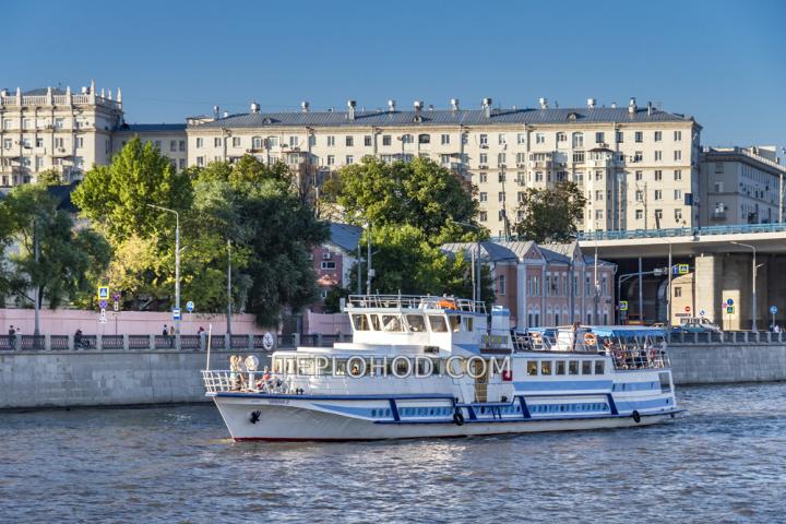 Теплоход “Чижик 2”