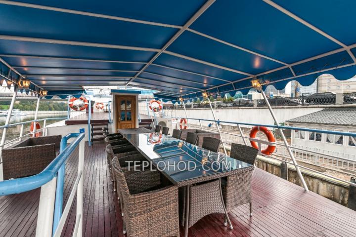 Теплоход “Чижик 2”