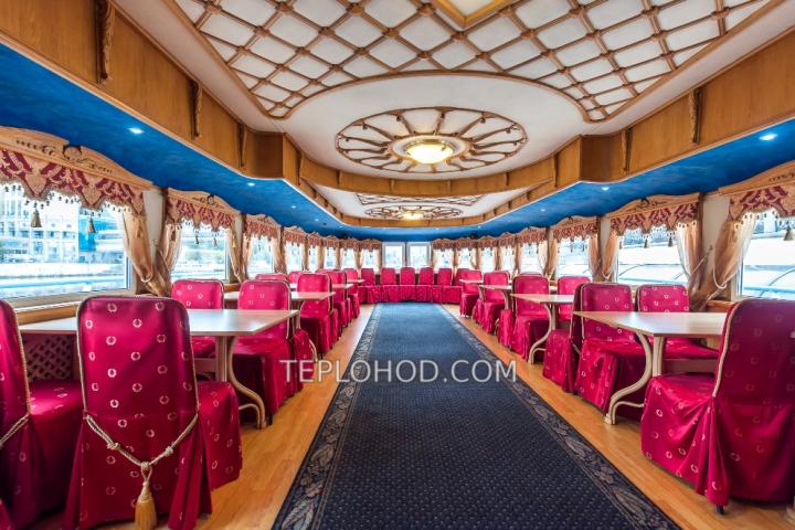 Теплоход “Чижик 2”