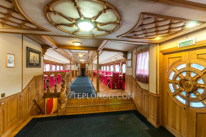 Теплоход “Чижик 2”