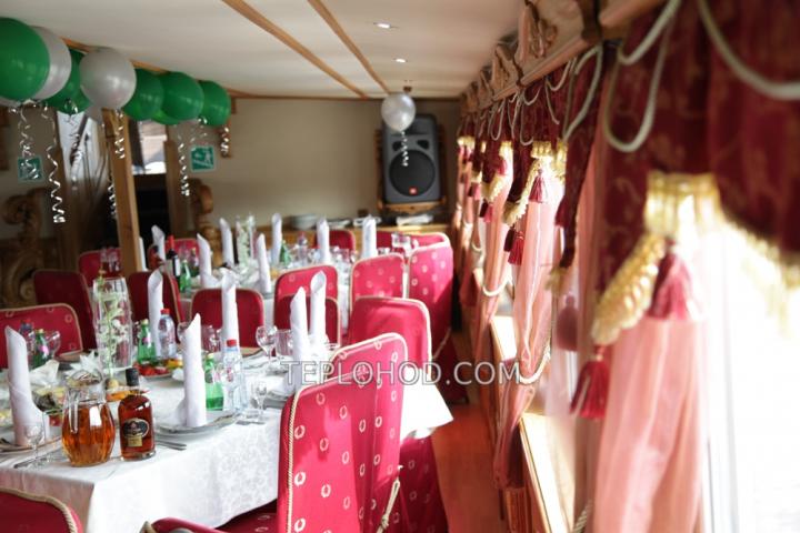 Теплоход “Чижик 2”