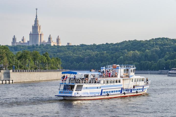 Теплоход “Чижик 2”