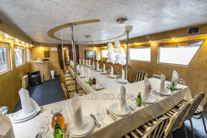 Теплоход “Дельфин”