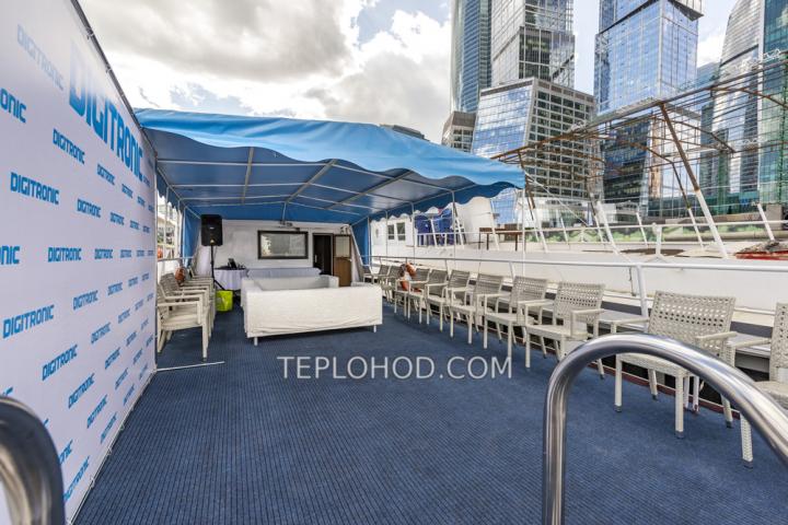 Теплоход “Дельфин”